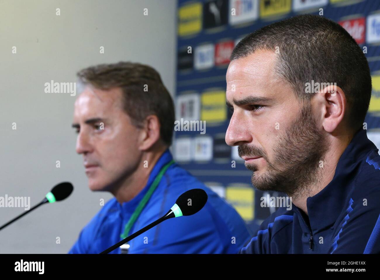 Italien-Manager Roberto Mancini und Verteidiger Leonardo Bonucci während der Trainingseinheit im Juventus-Stadion, Turin. Bilddatum: 10. Juni 2019. Bildnachweis sollte lauten: Jonathan Moscrop/Sportimage via PA Images Stockfoto