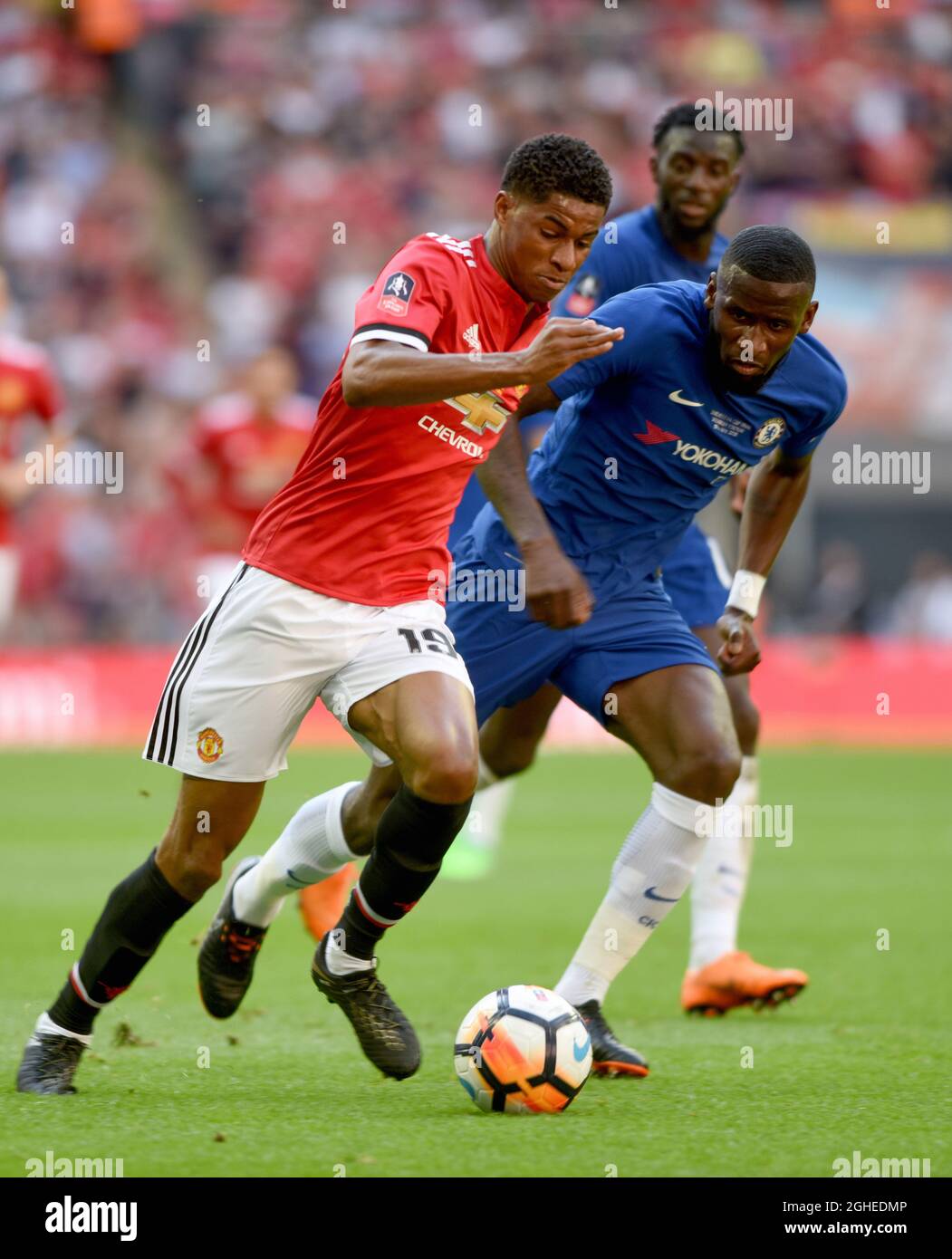 Marcus Rashford aus Manchester United und Antonio Rudiger aus Chelsea - Chelsea gegen Manchester United, das Emirates FA Cup Finale 2018, Wembley Stadium, London - 19. Mai 2018. Stockfoto