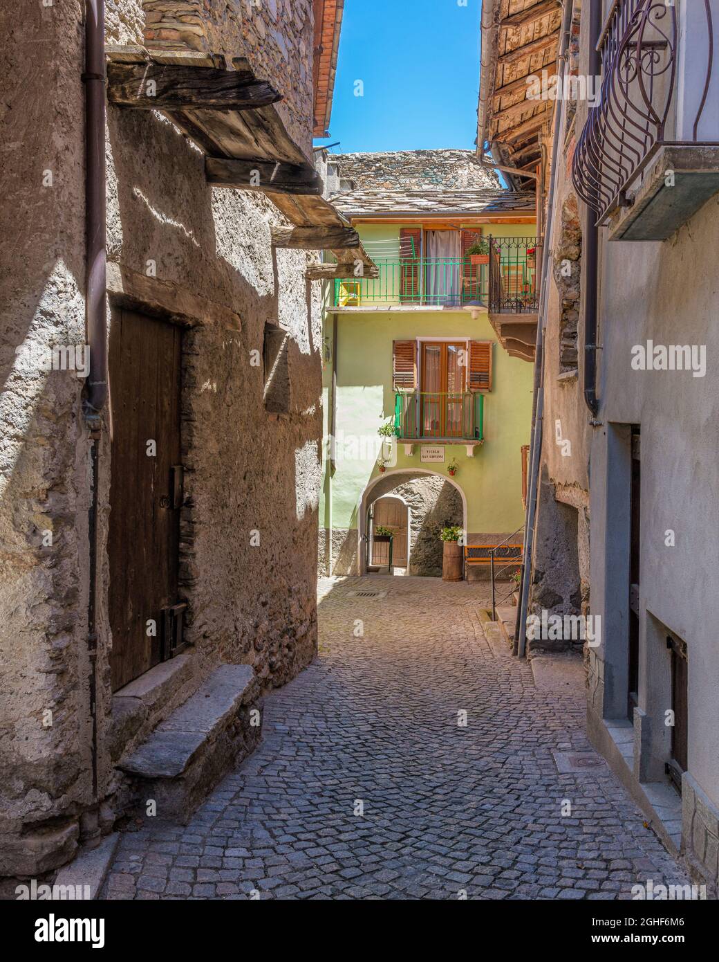 Das malerische Dorf Exilles im Susa-Tal. Provinz Turin, Piemont, Norditalien. Stockfoto