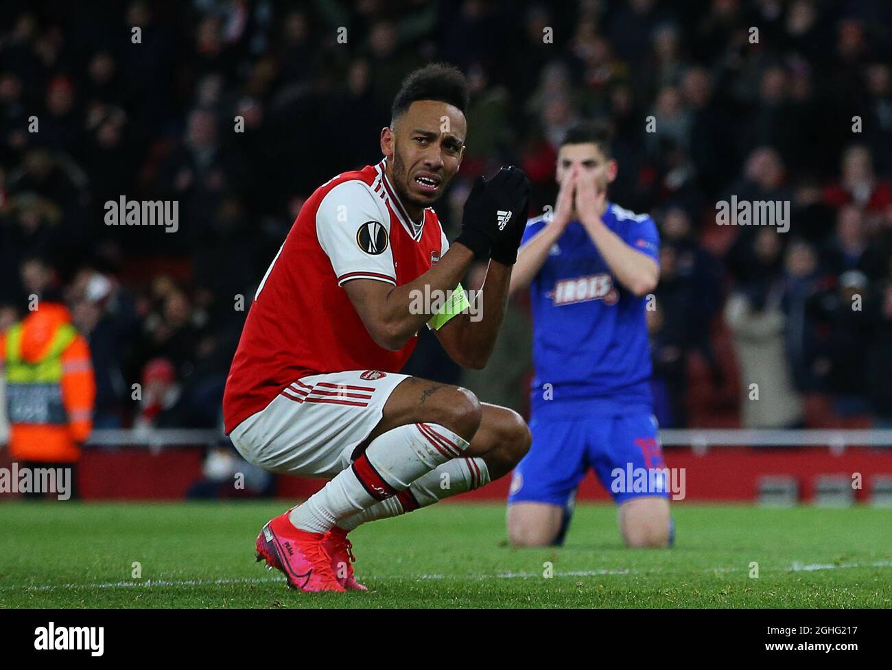 ArsenalÕs Pierre-Emerick Aubameyang reagiert, nachdem er während des Spiels der UEFA Europa League im Emirates Stadium in London einen Torschuss verpasst hat. Bilddatum: 27. Februar 2020. Bildnachweis sollte lauten: Paul Terry/Sportimage via PA Images Stockfoto