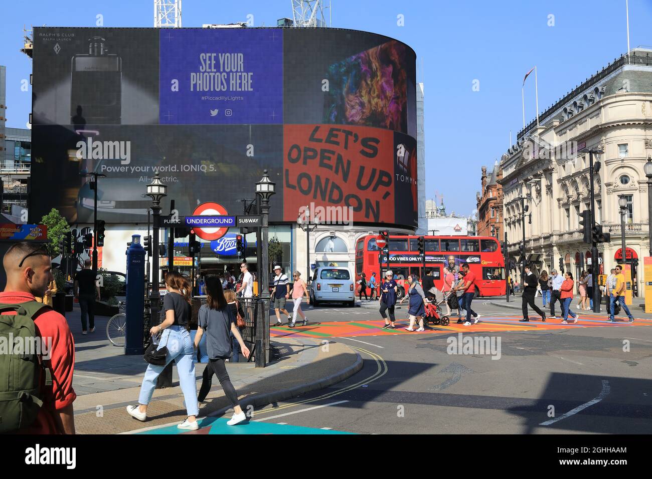 Piccadilly Circus als London öffnet sich im September 2021 wieder, als wir lernen, mit dem Covid-Virus in Großbritannien zu leben Stockfoto