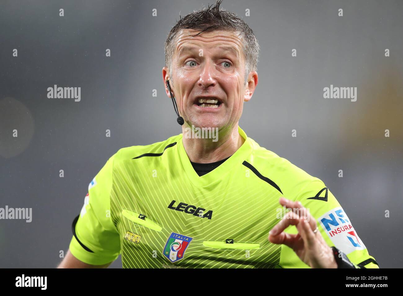 Schiedsrichter Daniele Orsato reagiert während des Spiels der Serie A im Allianz Stadium, Turin. Bilddatum: 6. Februar 2021. Bildnachweis sollte lauten: Jonathan Moscrop/Sportimage via PA Images Stockfoto