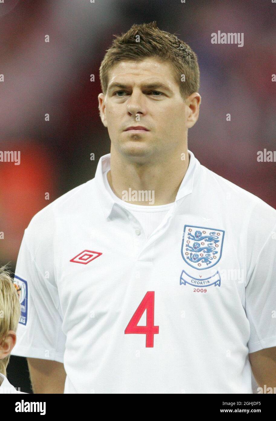 Steven Gerrard aus England beim Spiel der Fußball-Europameisterschaft im Wembley-Stadion in London. Stockfoto