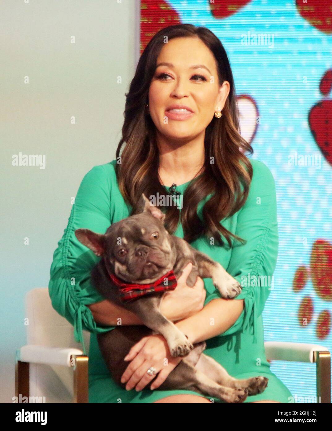 New York, USA. 06. September 2021.Eva Pilgrim, Walter On Good Morning America, um über ihr neues Buch zu sprechen Walter does his Best A Frenchie Adventure in Kindness and Muddy Paws in New York 06. September 2021 Credit:RW/MediaPunch Credit: MediaPunch Inc/Alamy Live News Stockfoto