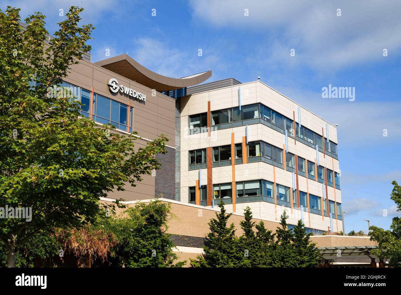 Issaquah, WA, USA - 06. September 2021; Campus des Swedish Medical Center in Issaquah Highlands im U-Bahnhof Seattle. Dies ist ein modernes Krankenhaus für Stockfoto