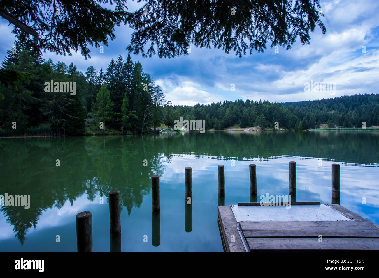 Bergsee Tret im Sommer im trentino, Italien Stockfoto