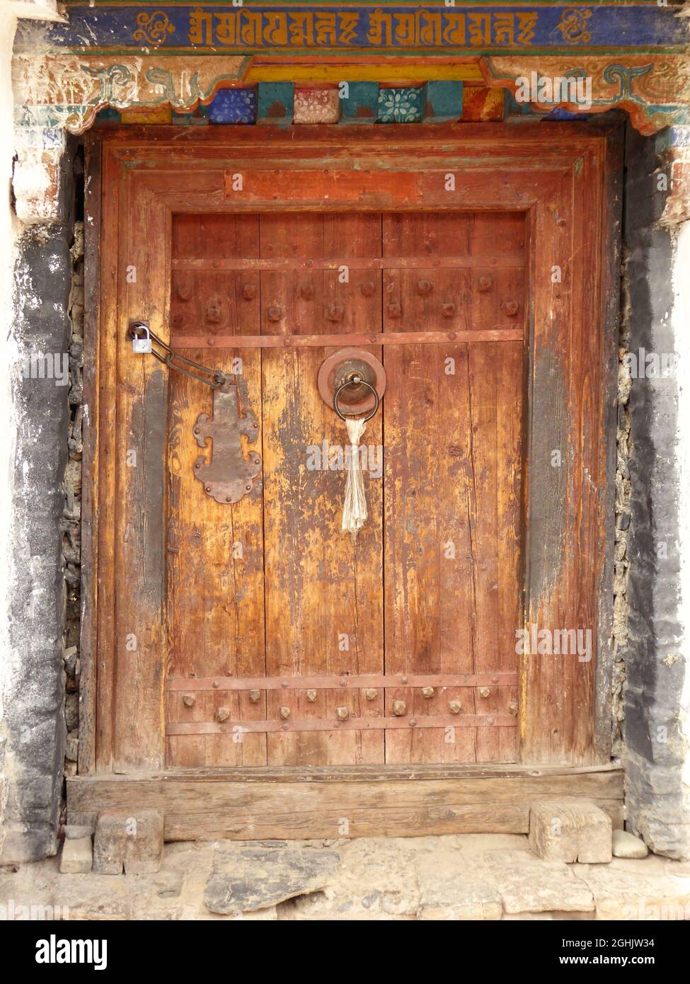 Alte Tempeltür, Palcho Kloster, Gyantse, Präfektur Shigatse, Autonome Region Tibet Stockfoto