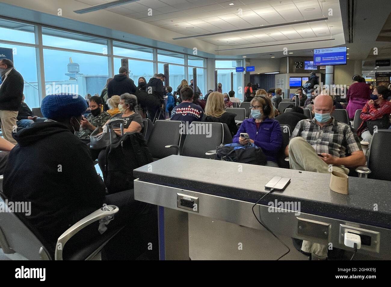 Passagiere warten am Samstag, den 4. September 2021, in Oakland auf den Flug von Southwest Airlines am Gate 23 von Terminal 2 des internationalen Flughafens Oakland, Cali Stockfoto