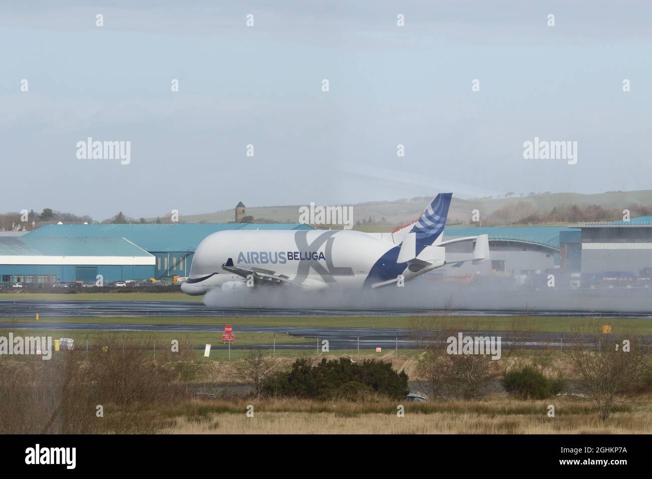 Flughafen Glasgow Prestwick, Ayrshire, Schottland. Großbritannien, 11. März 2020. Airbus A300-600ST, bekannt als Beluga bei einer Trainingsübung Stockfoto