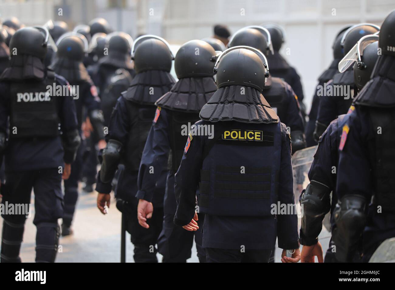 Bangkok, THAILAND - 7. Februar 2021: Die thailändische Polizei nimmt den Bereich vor dem UN-Gebäude von demonstranten in myanmar ein, um gegen das Militär vorzugehen. Stockfoto