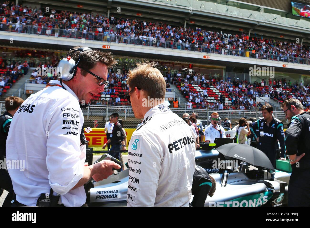 (L bis R): Andrew Shovlin (GBR) Mercedes AMG F1 Engineer mit Nico Rosberg (GER) Mercedes AMG F1 am Start. 15.05.2016. Formel 1 Weltmeisterschaft, Rd 5, Großer Preis Von Spanien, Barcelona, Spanien, Wettkampftag. Bildnachweis sollte lauten: XPB/Press Association Images. Stockfoto