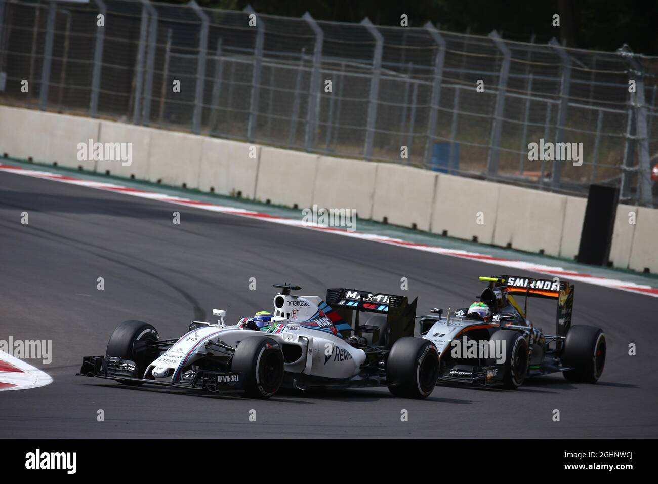 Felipan Massa (BRA) Williams FW38 führt Sergio Perez (MEX) Sahara Force India F1 VJM09 an. 30.10.2016. Formel-1-Weltmeisterschaft, Rd 19, Großer Preis Von Mexiko, Mexiko-Stadt, Mexiko, Wettkampftag. Bildnachweis sollte lauten: XPB/Press Association Images. Stockfoto