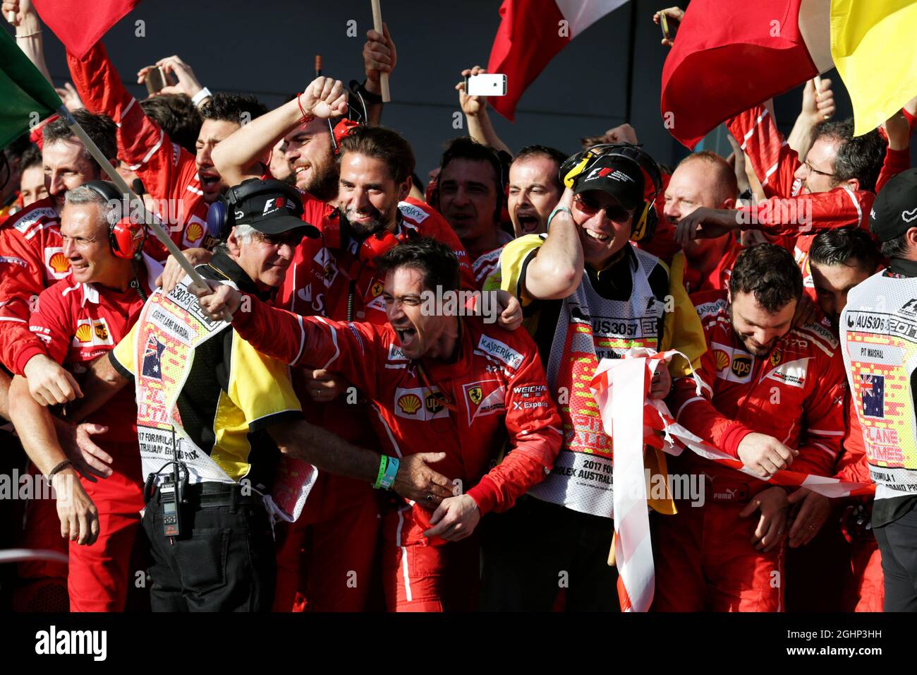 Ferrari feiert in Parc Ferme. Großer Preis von Australien, Sonntag, 26. März 2017. Albert Park, Melbourne, Australien. 26.03.2017. Formel-1-Weltmeisterschaft, Rd 1, Großer Preis Von Australien, Albert Park, Melbourne, Australien, Wettkampftag. Bildnachweis sollte lauten: XPB/Press Association Images. Stockfoto