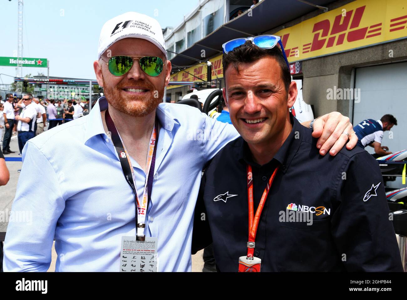 (L bis R): Bill Burr (USA) Comedian, mit will Buxton (GBR) NBC Sports Network TV Presenter. 11.06.2017. Formel-1-Weltmeisterschaft, Rd 7, Großer Preis Von Kanada, Montreal, Kanada, Wettkampftag. Bildnachweis sollte lauten: XPB/Press Association Images. Stockfoto