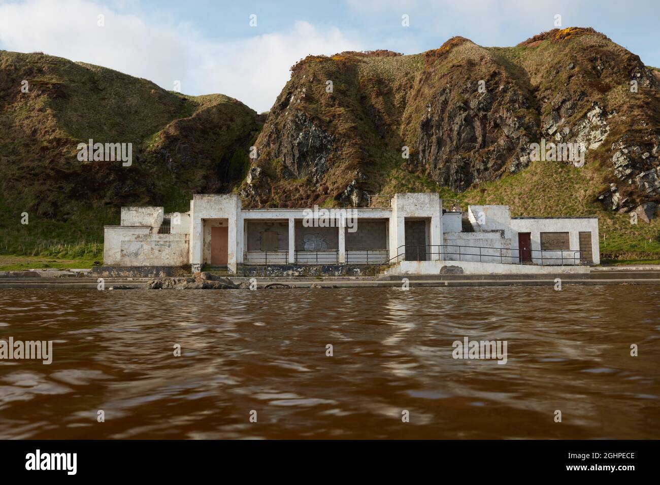 Verlassene verlassene Lido an der Küste. Stockfoto