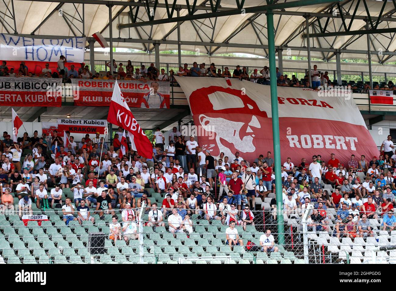 Fans von Robert Kubica (POL) Renault Sport F1 Team Testfahrer in der Tribüne. 02.08.2017. Formel-1-Tests, Budapest, Ungarn. Bildnachweis sollte lauten: XPB/Press Association Images. Stockfoto