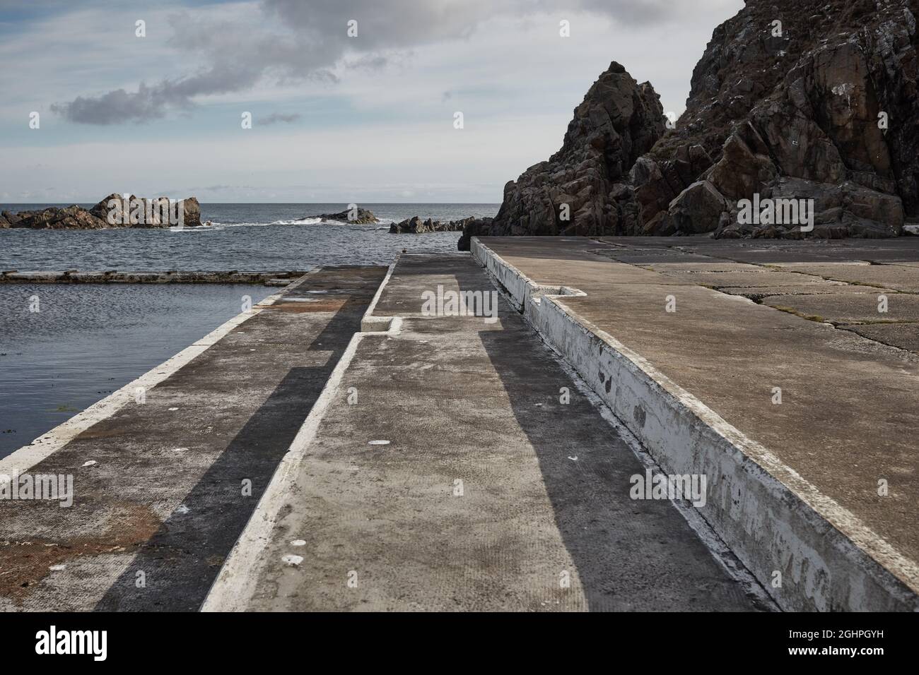 Verlassene verlassene Lido an der Küste. Stockfoto