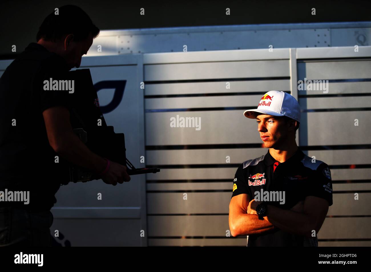 Pierre Gasly (FRA) Scuderia Toro Rosso fotografiert von Joshua Paul (USA) Fotograf, mit einer 1913 Graflex 4×5 Kamera. 27.10.2017. Formel-1-Weltmeisterschaft, Rd 18, Großer Preis Von Mexiko, Mexiko-Stadt, Mexiko, Übungstag. Bildnachweis sollte lauten: XPB/Press Association Images. Stockfoto