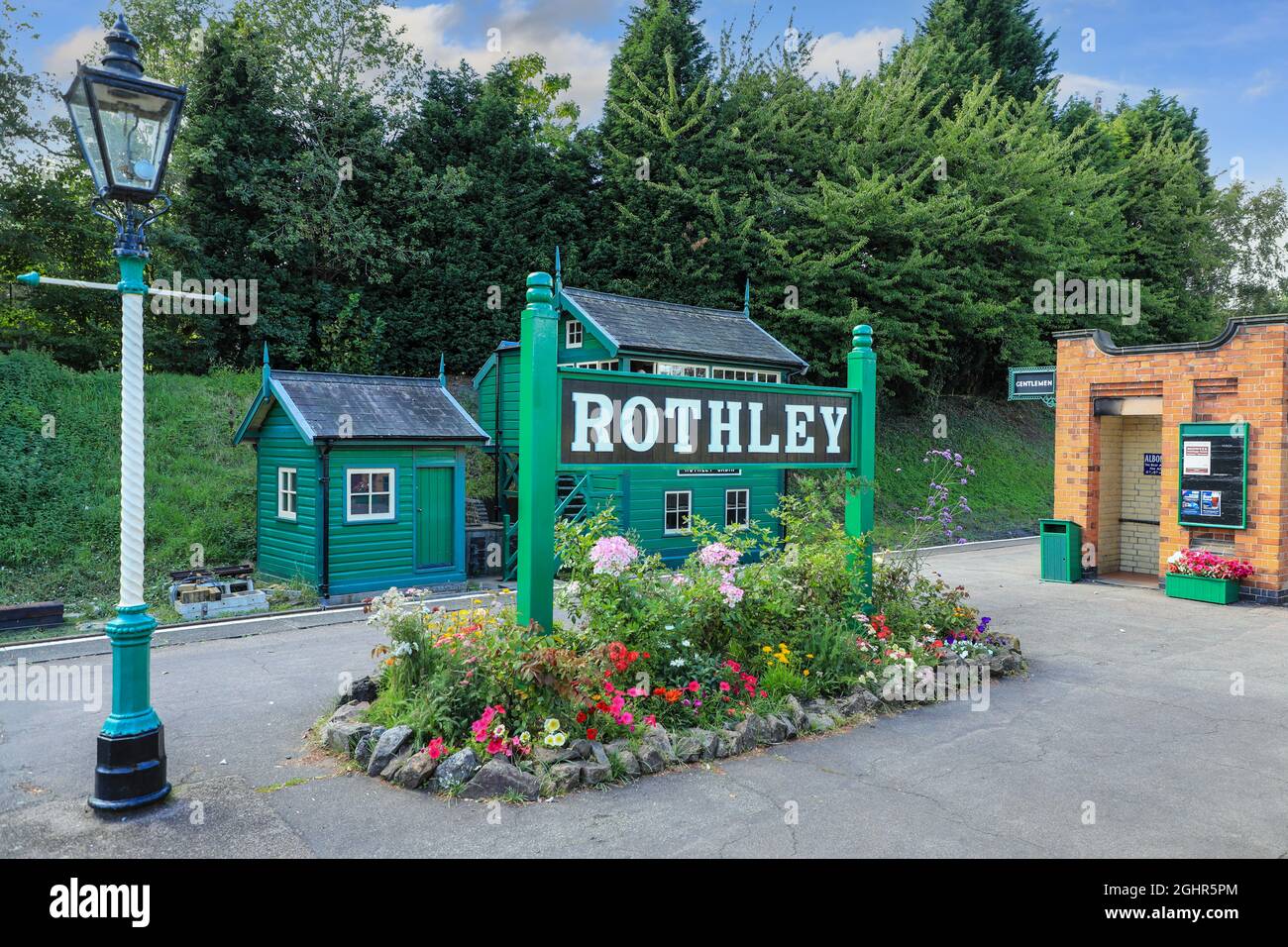 Rothley-Schild auf der Great Central Railway, einer historischen Dampfeisenbahn, die zwischen Loughborough und Leicester, Leicestershire, England, Großbritannien, führt Stockfoto