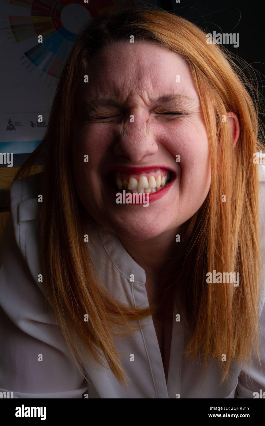Tamara Schauspielerin mit verärgerten Lächeln Stockfoto