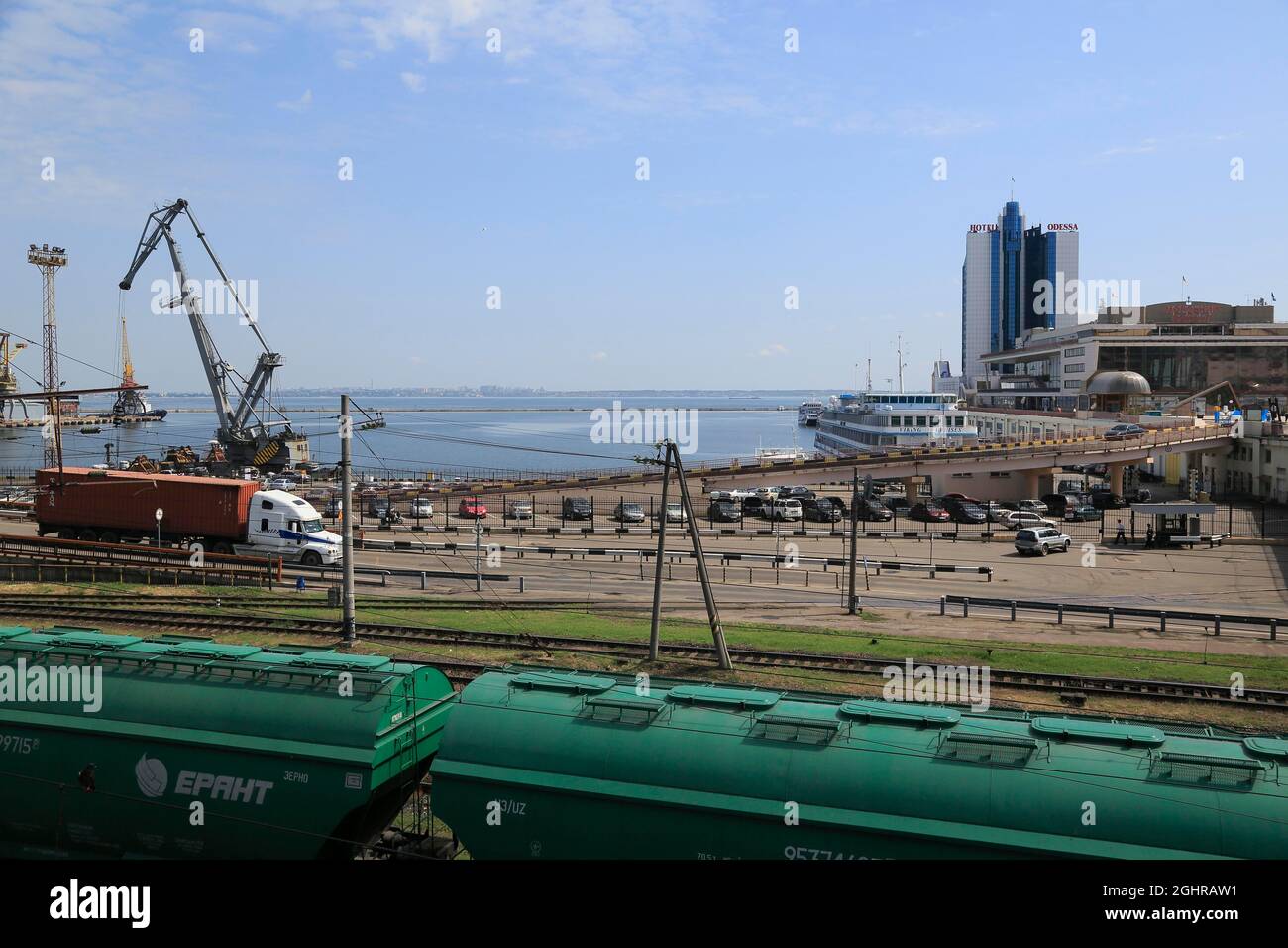 Hafen von Odessa mit Passagierterminal, Odessa, Ukraine Stockfoto