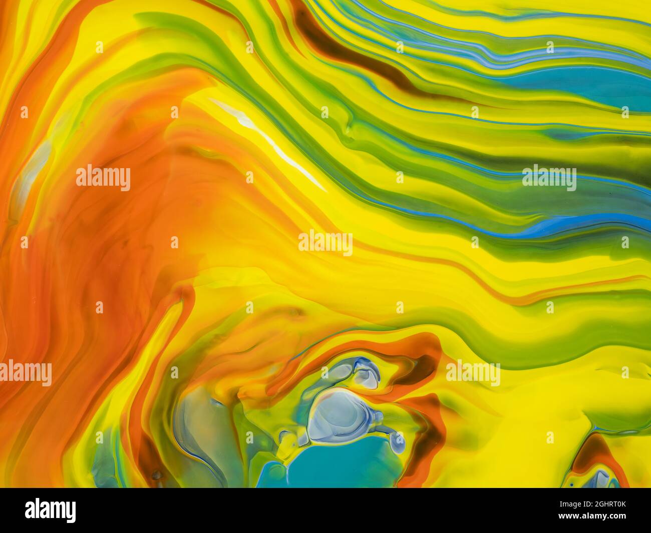 Abstraktes Bild von verschiedenen Farben der Acrylfarbe gemischt Mit einer Technik zum Ausgießen von Farben Stockfoto
