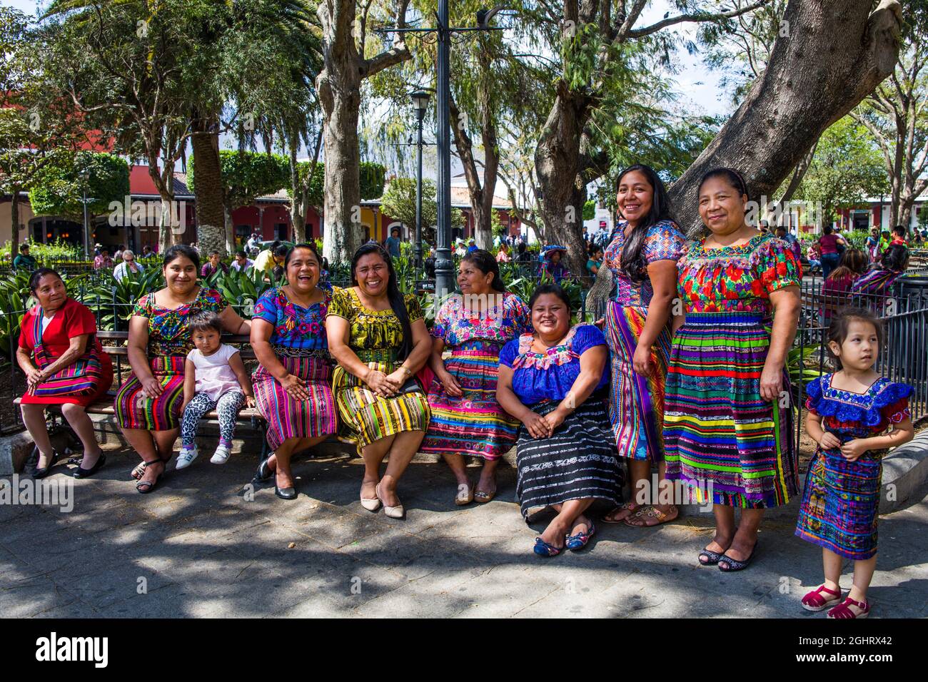 Familienausflug nach Parque Central, Antigua, Antigua, Guatemala Stockfoto