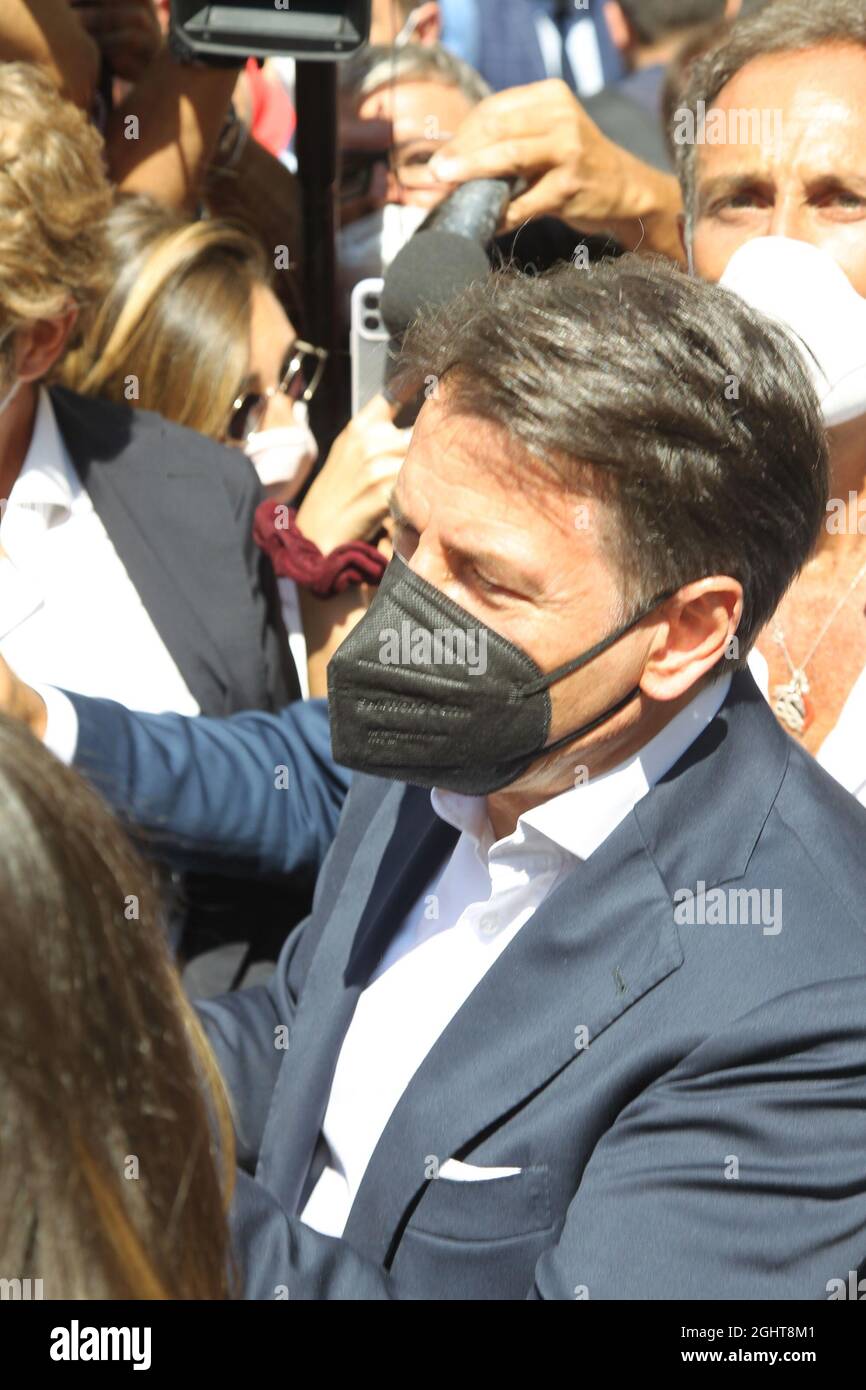 Wahltour von Giuseppe Conte in Neapel, Unterstützung von Gaetano Manfredi Kandidat für den Bürgermeister von Neapel bei den Verwaltungswahlen. Im Bild Giuseppe Conte, Präsident der M5S (Movimento Cinque Stelle) (Foto: Salvatore Esposito/Pacific Press/Sipa USA) Stockfoto