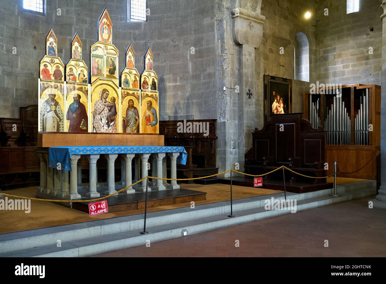 Arezzo Toskana Italien. Der Altar der Kirche Santa Maria della Pieve Stockfoto