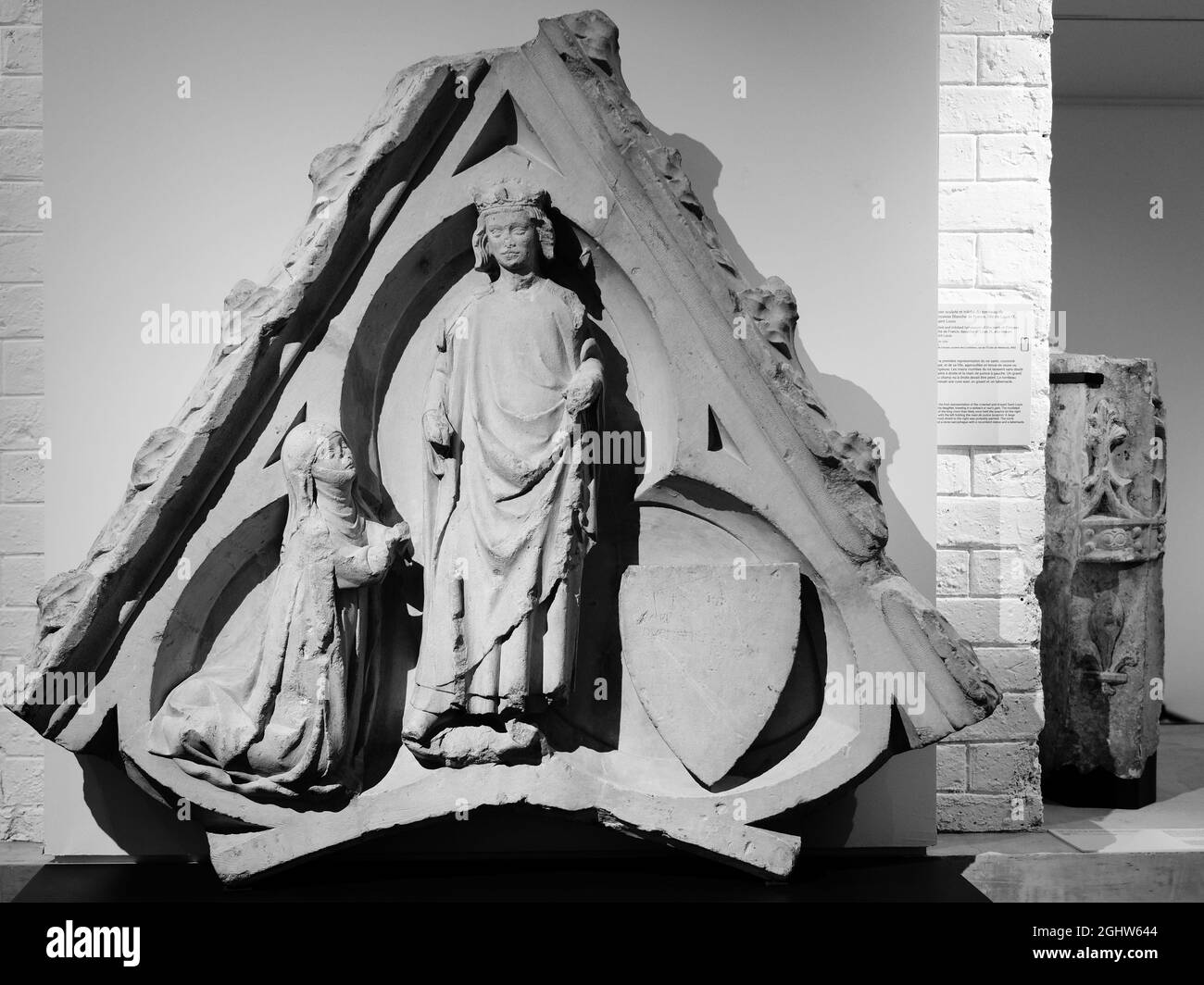 Tympan sculpté et trilobé du tombeau de la princesse Blanche de France Stockfoto