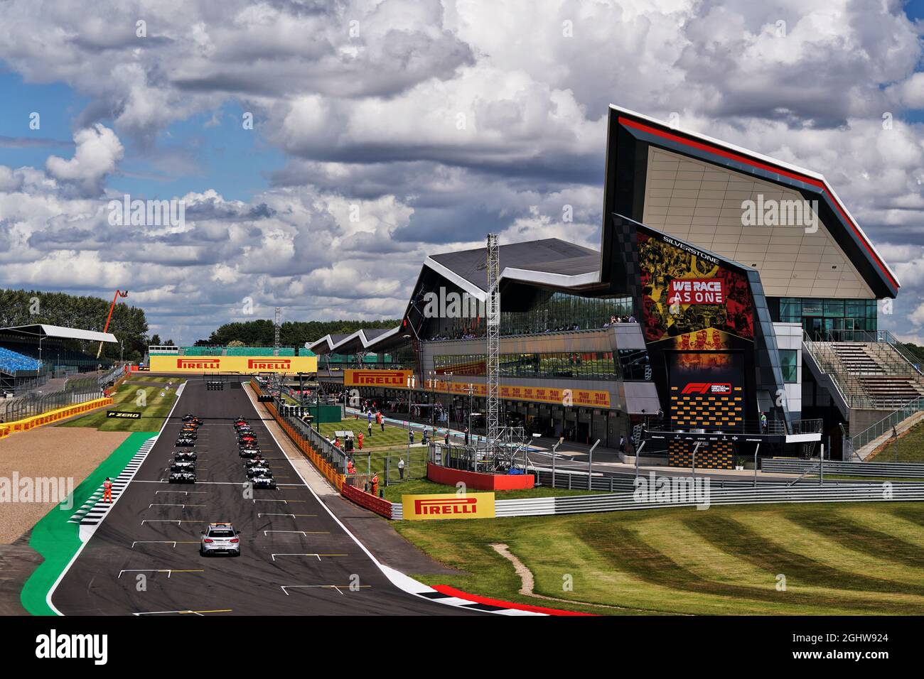 Der Start des Rennens. 02.08.2020. Formel-1-Weltmeisterschaft, Rd 4, Großer Preis Von Großbritannien, Silverstone, England, Wettkampftag. Bildnachweis sollte lauten: XPB/Press Association Images. Stockfoto