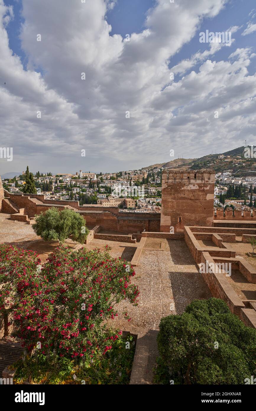 Blick auf die Alhambra und Granada in Spanien. Stockfoto