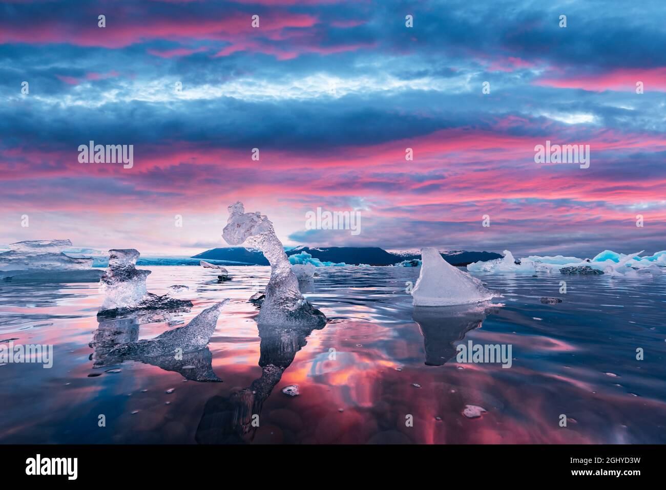Eisberge in Gletscherlagune Jokulsarlon. Vatnajökull National Park im Südosten Island, Europa. Landschaftsfotografie Stockfoto