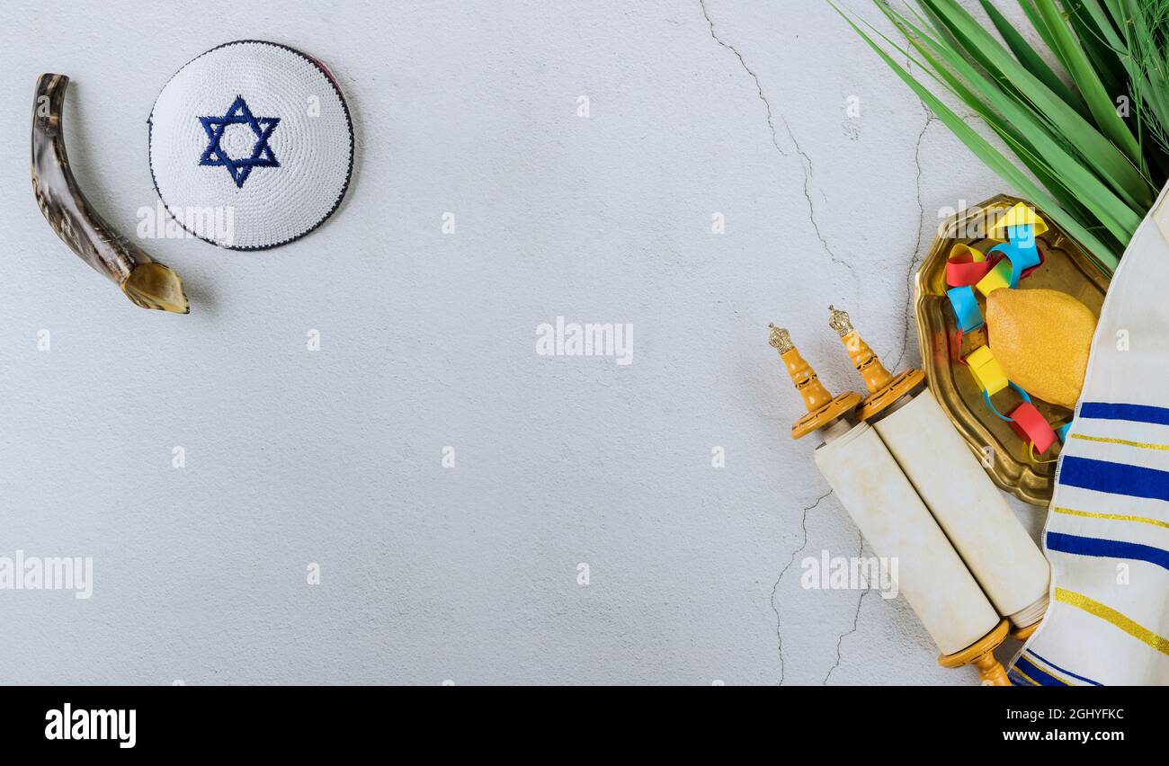 Die Dekorationen für Sukkot auf der frischen Zitrone, etrog den jüdischen Feiertag Stockfoto