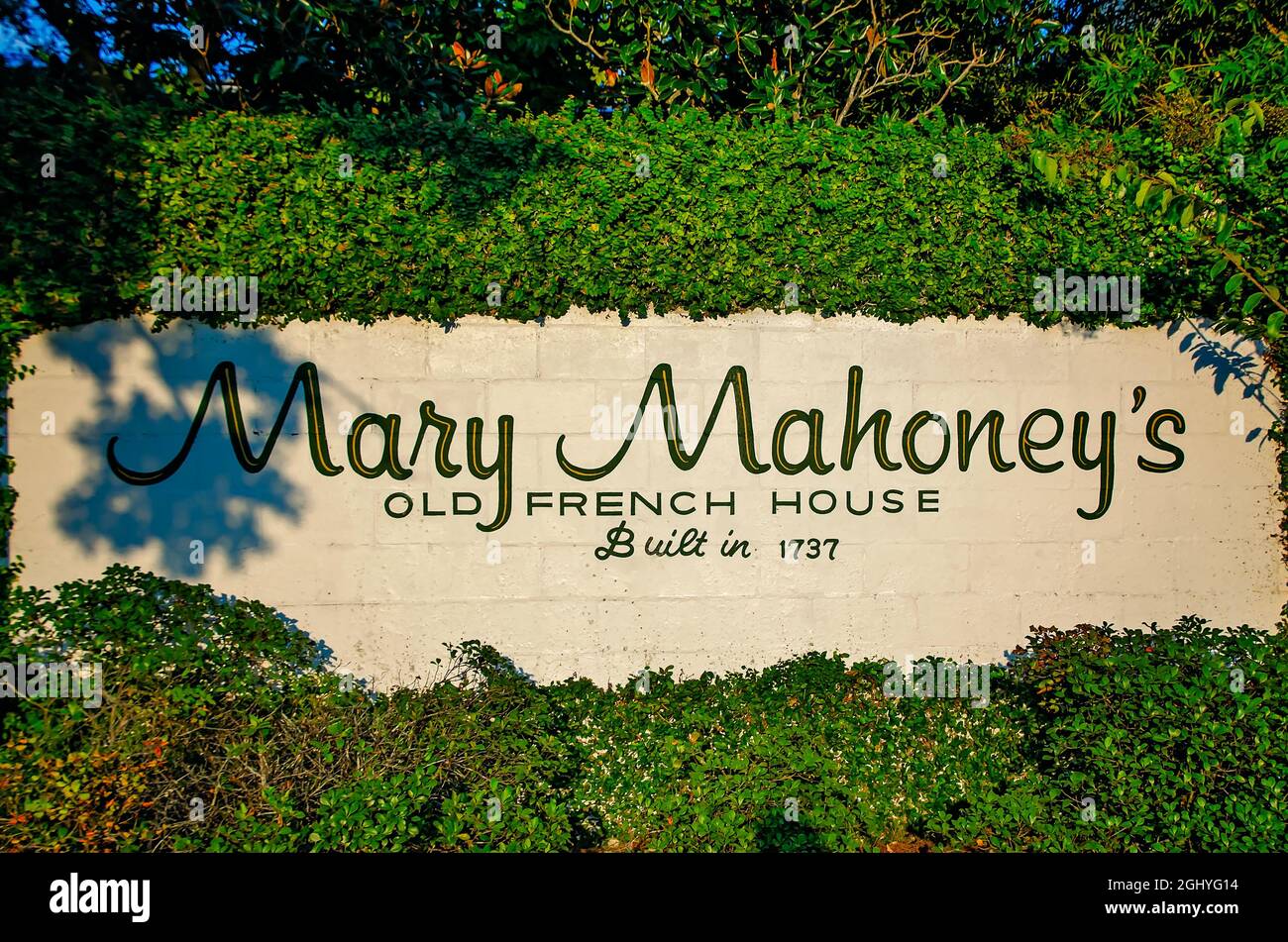 Mary Mahoney's Old French House Restaurant Schild ist am 5. September 2021 in Biloxi, Mississippi, abgebildet. Stockfoto