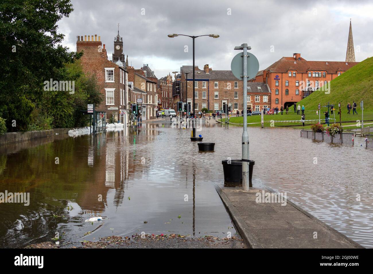 Den Fluss Ouse überschwemmt die Straßen von Central York im Vereinigten Königreich. September 2012. Stockfoto