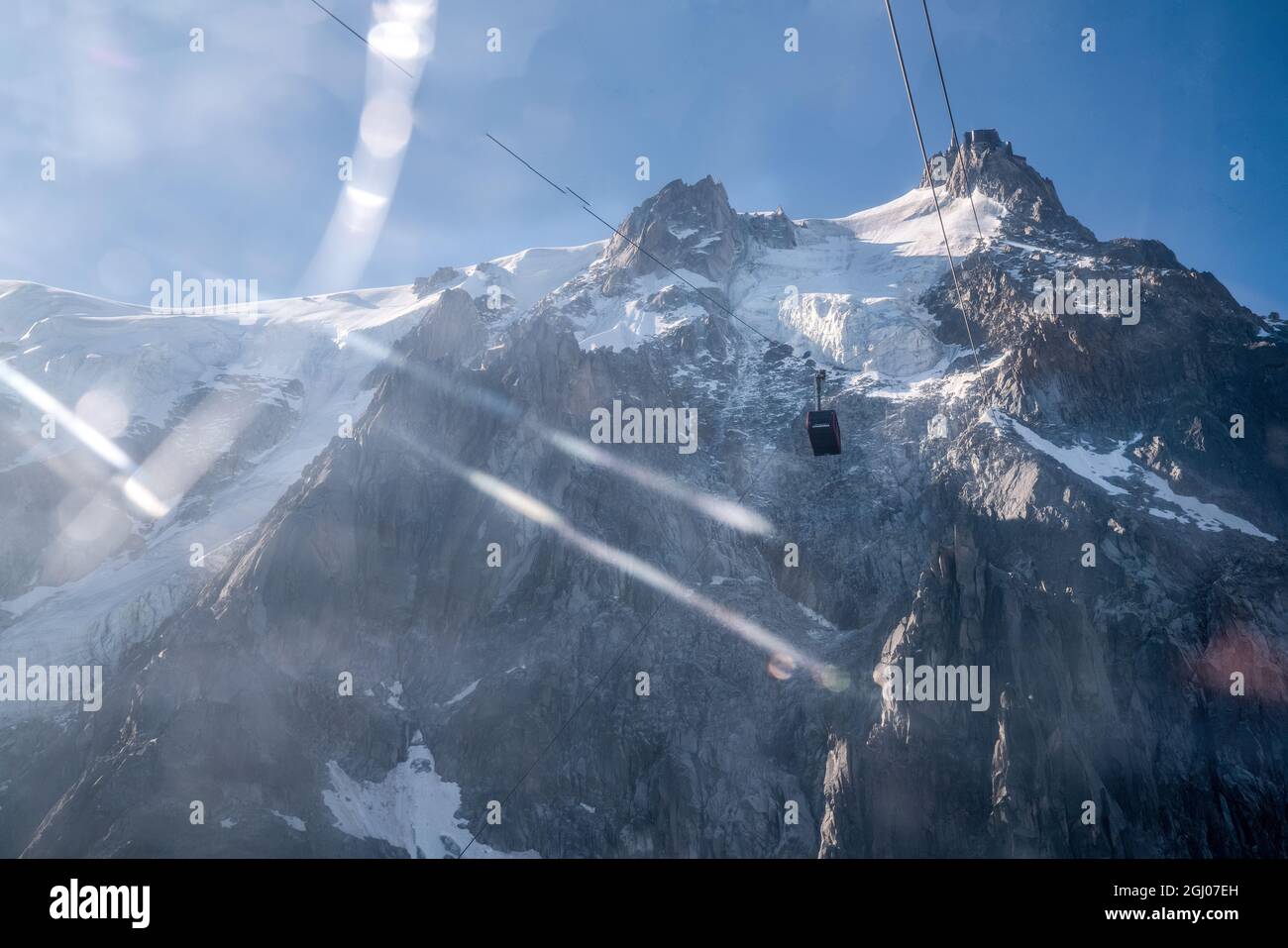 Seilbahn von der französischen Aiguille du Midi in der Nähe des Mont Blanc - Chamonix Mt Blanc Stockfoto Seilbahn von der französischen Aiguille du Midi in der Nähe des Mont Blanc - Chamonix Mt Blanc Stockfoto