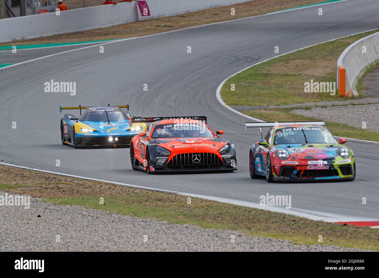 BARCELONA, SPANIEN, 4. September 2021 : Action auf der Strecke. Die 24h Series sind eine internationale Langstreckenmeisterschaft für GT- und Touring-Fahrzeuge. Stockfoto