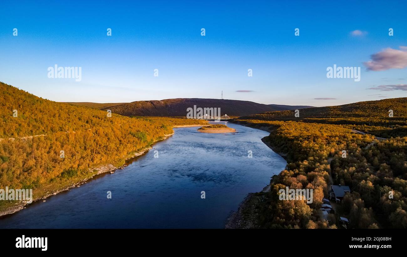 Tenojoki River ruska Stockfoto
