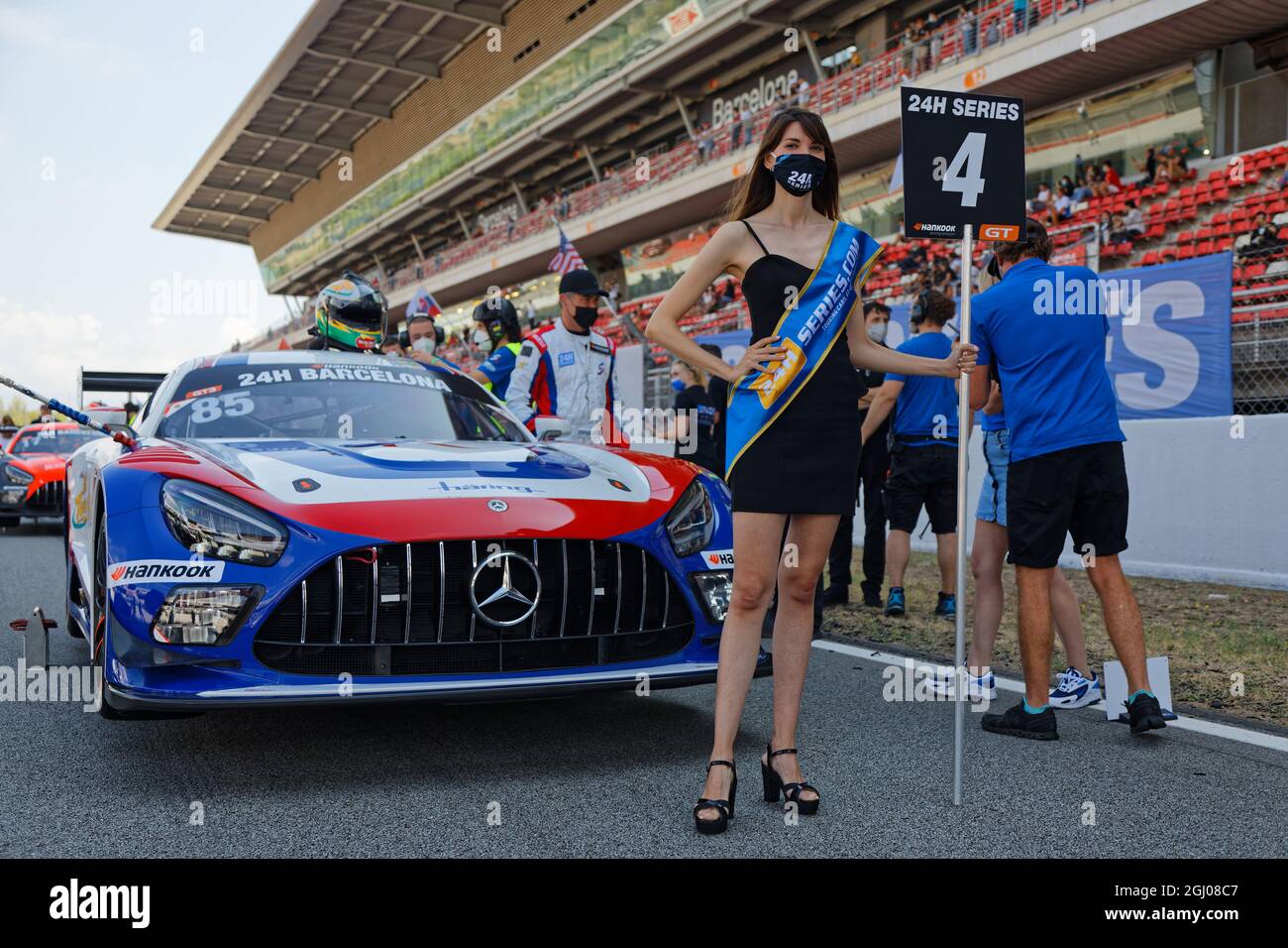 BARCELONA, SPANIEN, 4. September 2021 : an der Startaufstellung. Die 24h Series sind eine internationale Langstreckenmeisterschaft für GT- und Touring-Fahrzeuge. Stockfoto