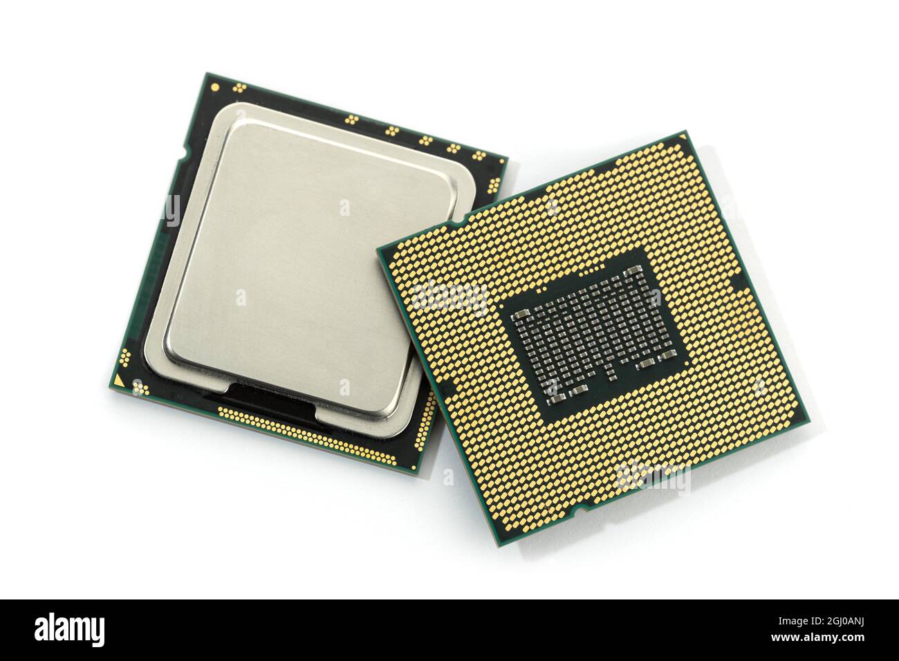 Computer-CPU-Chip auf weißem Hintergrund isoliert. Zentrale Prozessoreinheit Stockfoto