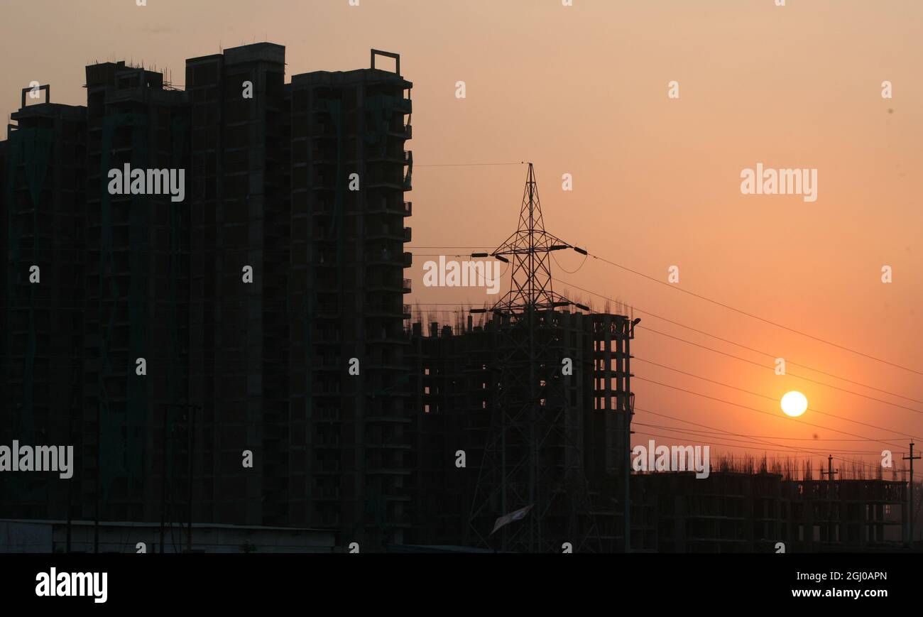 Ein Blick auf eine Baustelle einer Wohnwohnung im Großraum Noida Delhi NCR, Indien. Stockfoto