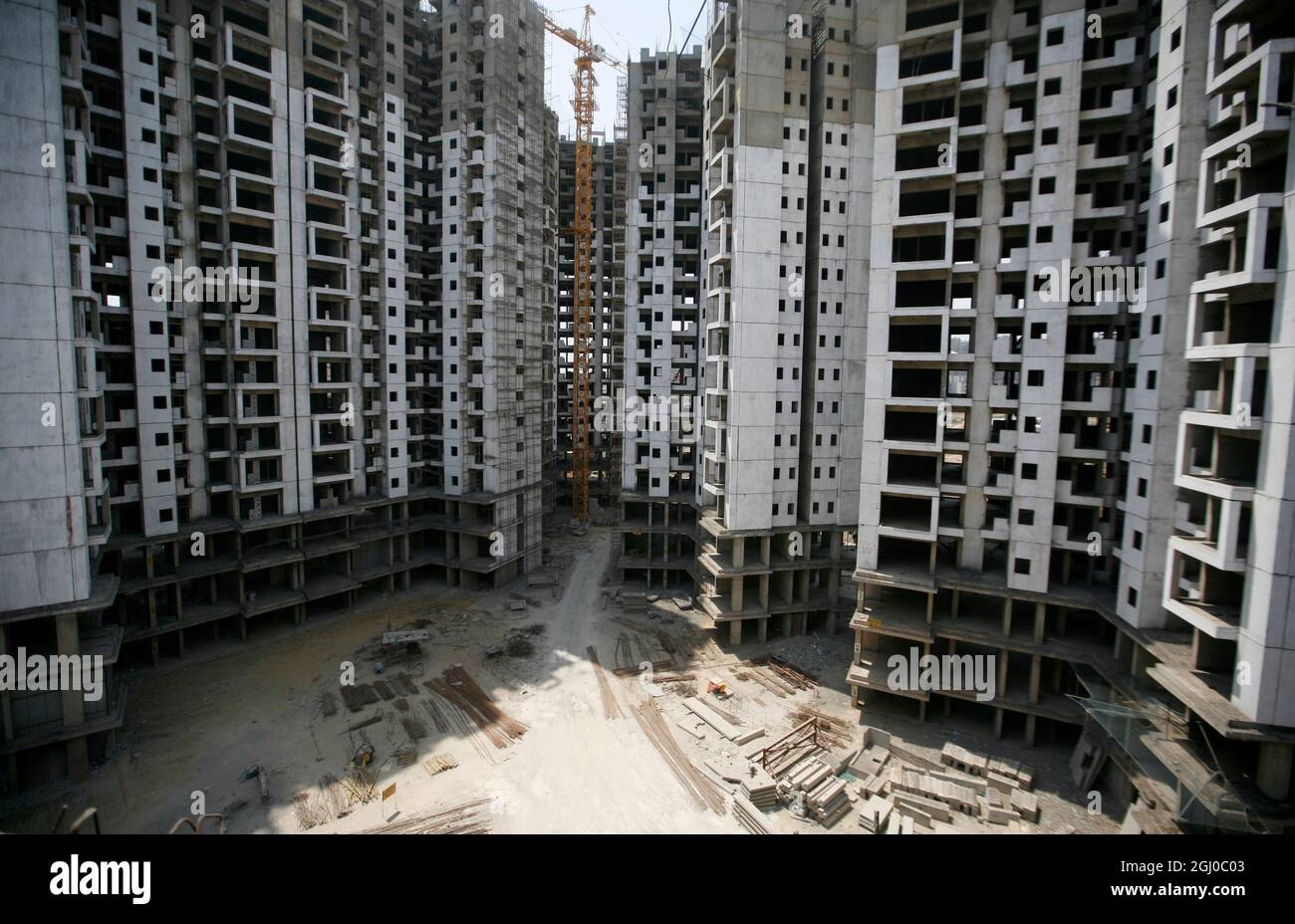 Ein Blick auf eine Baustelle einer Wohnwohnung im Großraum Noida Delhi NCR, Indien. Stockfoto