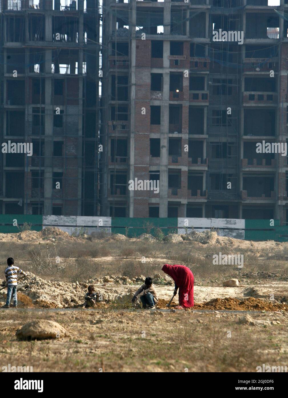 Ein Blick auf eine Baustelle einer Wohnwohnung im Großraum Noida Delhi NCR, Indien. Stockfoto
