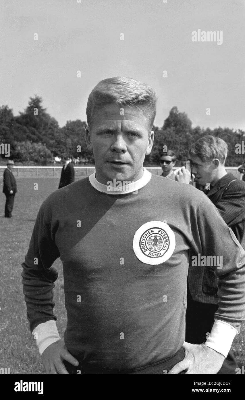 Helmut Haller, Mitglied der westdeutschen Fußball-WM 1966. Juli 1966. Stockfoto
