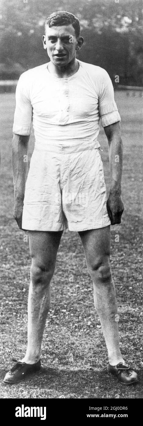 Harold Abrahams gewann die 100-m-olympische Goldmedaille in Paris - 1924 im Fahrwerk für die Universität Cambridge. Stockfoto