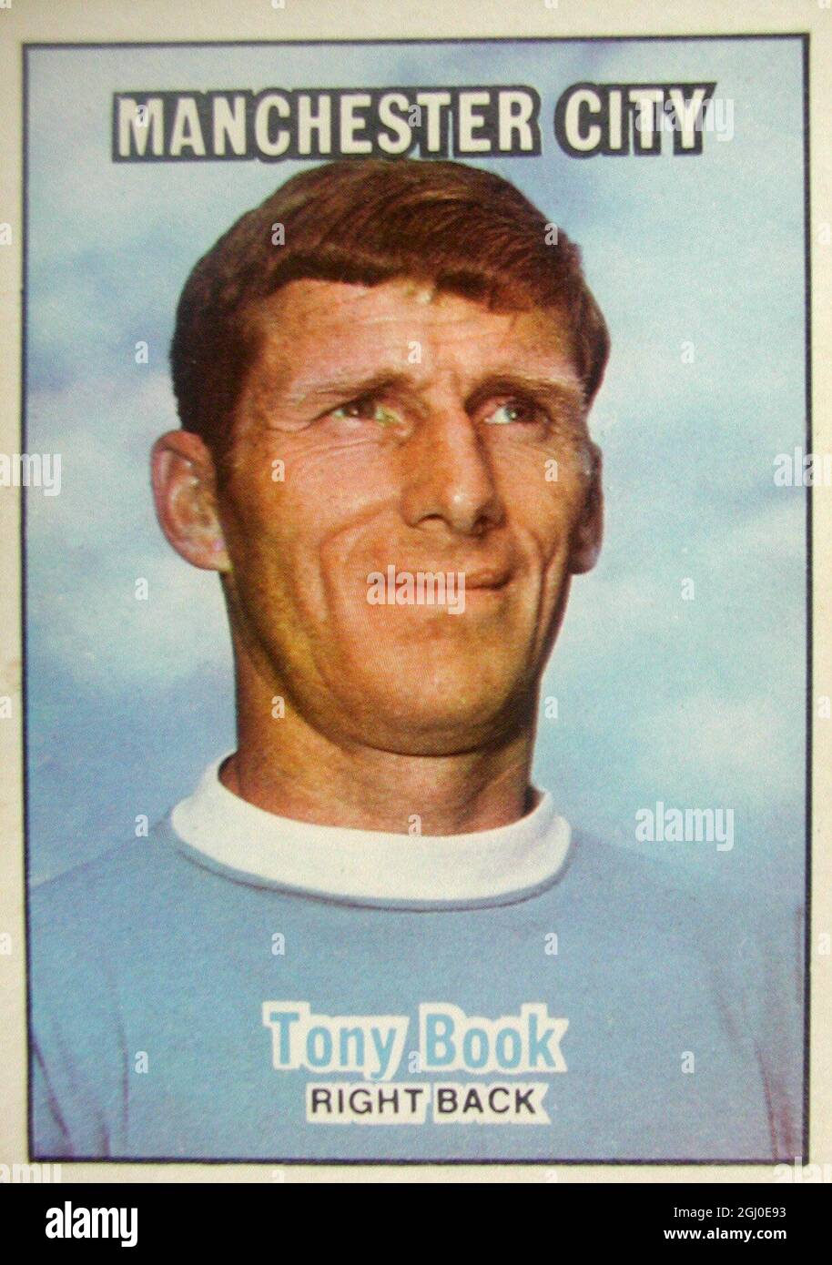 Tony Book - Manchester City Mitinhaber des ''Footballer of the Year''-Preises mit Dave Mackay, Book, jetzt 36, lief Manchester City in der League Championship und im FA Cup in den Jahren 1968 und 69. Begann seine Liga-Karriere bei 28 mit Plymouth Argyle und trat City gegen eine Gebühr von £17,000 im Juni 1966. Stockfoto