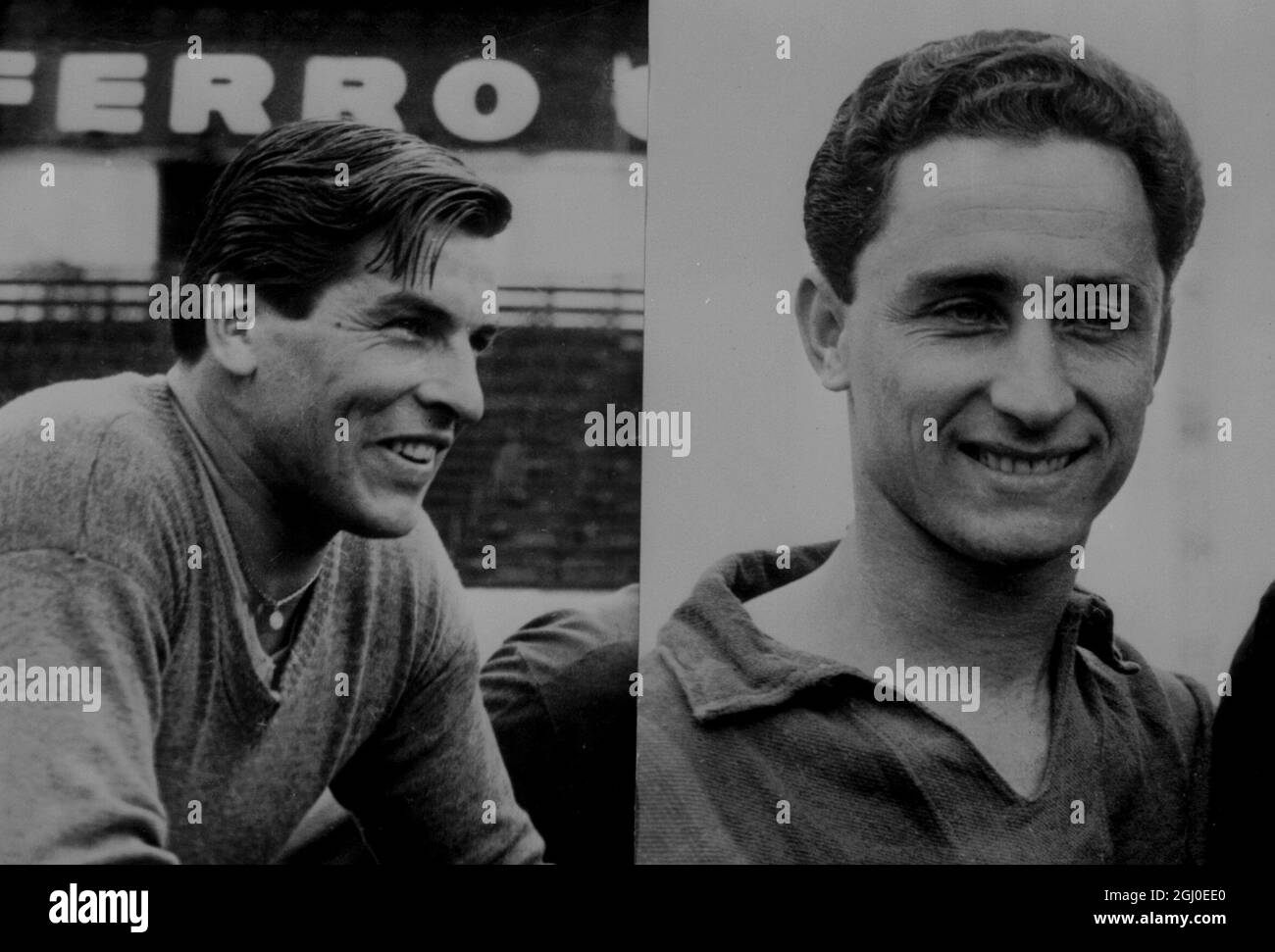 Porträts der argentinischen Fußballspieler Antonio Roma (links) und Jose Sanfilippo. Oktober 1961 Stockfoto