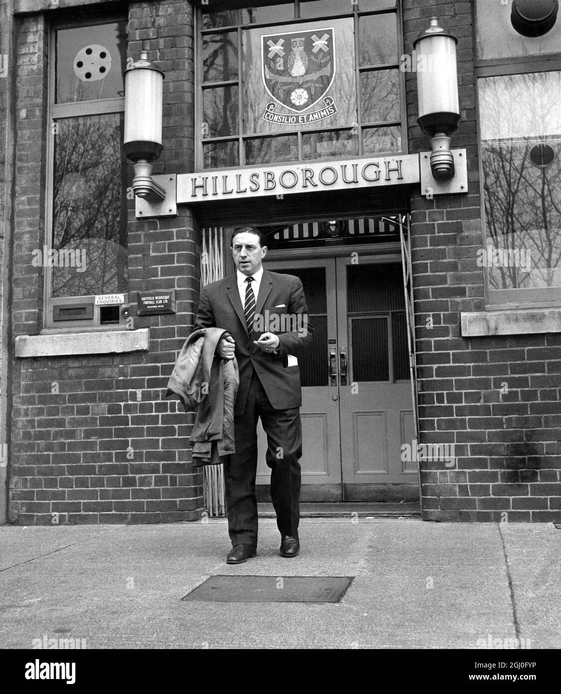 Harry Catterick, Manager von Sheffield Wednesday, verlässt den Club nach Streitigkeiten mit dem Verwaltungsrat. Catterick, der für die großen Erfolge des Teams in den letzten Saisons verantwortlich sein soll, sagte, dass er in den letzten Monaten Angebote von zehn Clubs erhalten habe. April 1961 Stockfoto