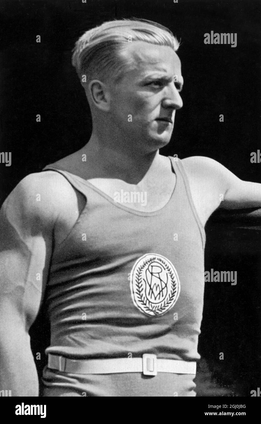 Rufold Ismayr, der 1932 in der Klasse des Gewichthebens mit Leichtigkeit gewann, war 1936 Olympia-Hoffnung für Deutschland. ©TopFoto Stockfoto